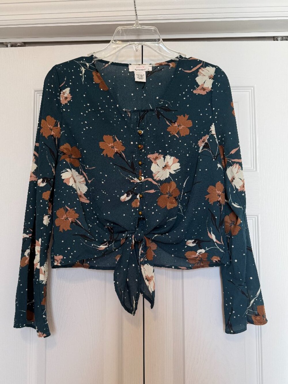 Urban Romantics Blue/Green Long Sleeve V-Neck Blouse NWOT Medium